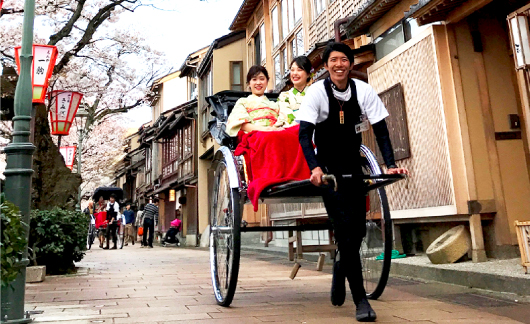 Enjoy “Rickshaw” attraction in KANAZAWA